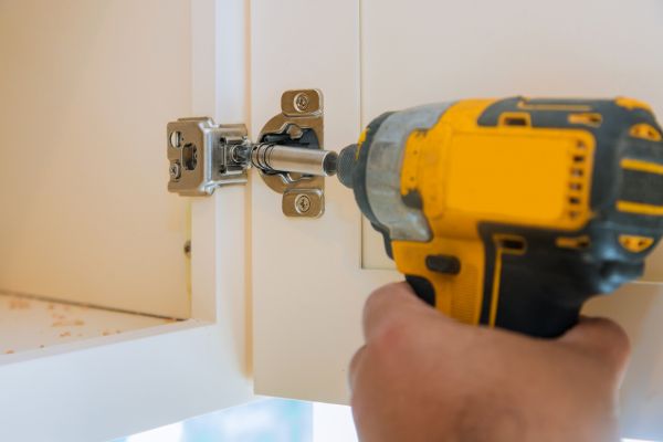 Cupboard Door Hinge Repair in Fort Worth