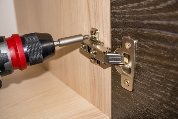 Cabinet Hinge Replacement in Fort Worth